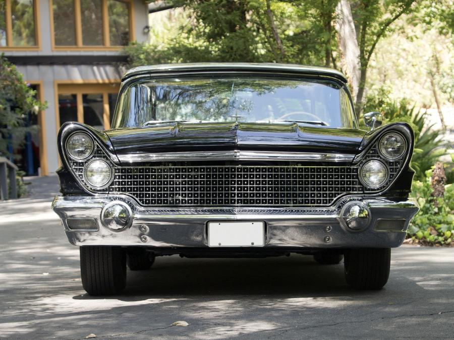  Lincoln Continental Mark V Convertible 1960 года  (фото 11 из 60)